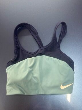 Nike Two-Tone Light Green and Black Medium-Impact Sports Bra